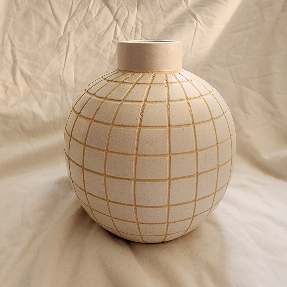 Off Medium White Geometric Ceramic Vase‎ Matte Handmade